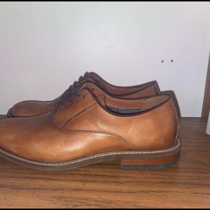 Size 8.5 Vince Camuto Dress shoes